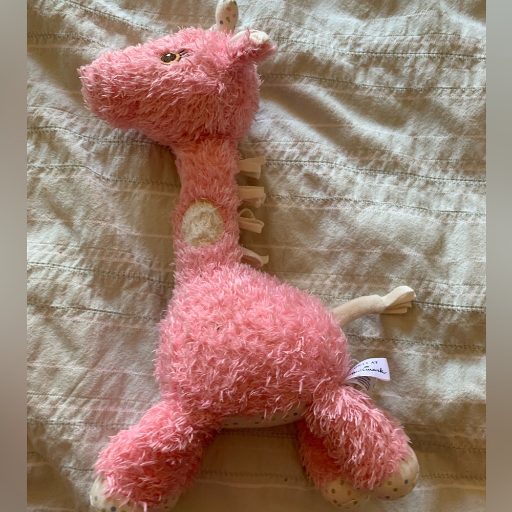 𝅺HALLMARK | Pink Lovey Giraffe | Jeanie